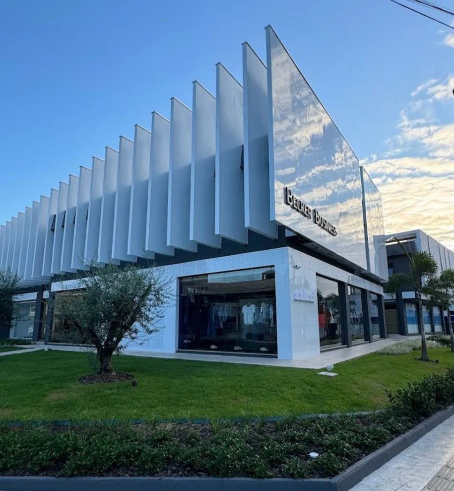 Fachada Becker Business — Brusque